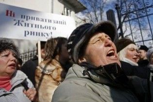 Киевсовет отменил приватизацию Житнего и Владимирского рынков