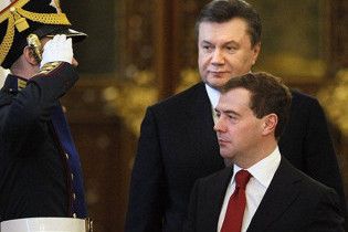 Медведев пожаловался, что до Януковича ему "хамили по полной программе"