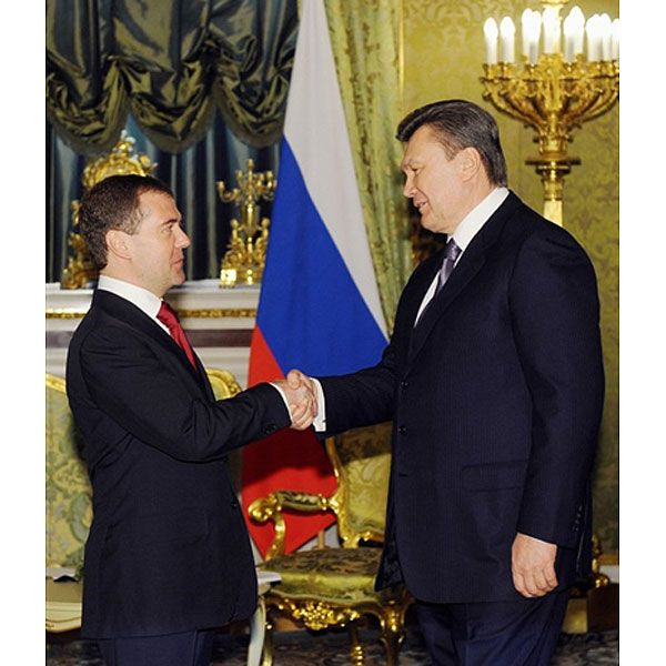 Віктор Янукович, Дмитро Мєдвєдєв