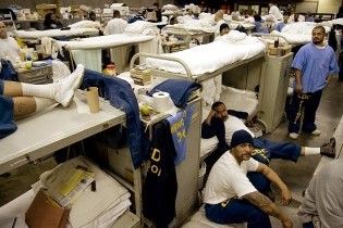 200 заключенных выпущены из тюрем Лос-Анджелеса из-за безденежья