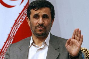 Ахмадинежад назвал Медведева "рупором врагов Ирана"