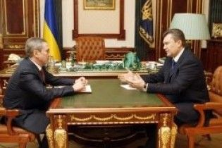 Янукович приказал Черновецкому подготовиться к разборкам у Азарова