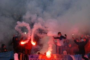 Фанаты "Зенита" и "Динамо" устроили погром в электричке