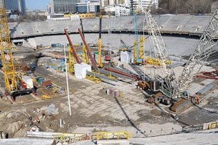 На НСК "Олимпийский" разбился строитель
