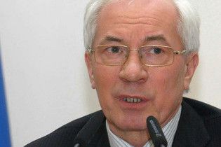Азаров пообещал Киеву 3 станции метро и мост на Троещину до конца года