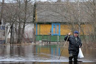 Сильные ливни затопили три района Закарпатья