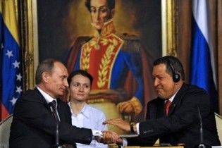 Путин пообещал и дальше вооружать Венесуэлу