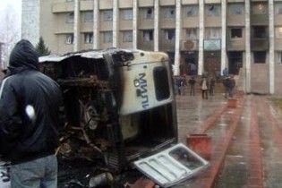Киргизские мятежники захватили председателя МВД