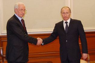 Азаров поблагодарил Путина за дружбу с Россией