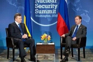 Медведев договорился с Януковичем о майском визите в Киев