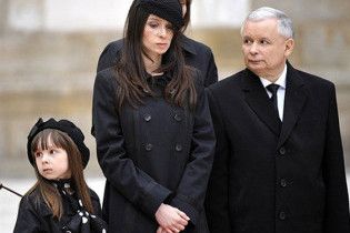 Дочке Качиньского выплатили страховку за гибель родителей