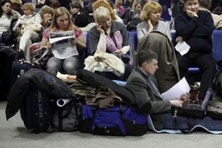 В "Борисполе" до сих пор задерживают и отменяют рейсы