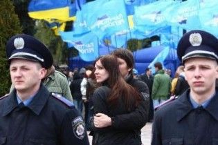 БЮТ утверждает, что регионалы использовали детей для блокады Рады