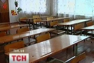 На Луганщине люди объявили голодовку из-за закрытия украинской школы