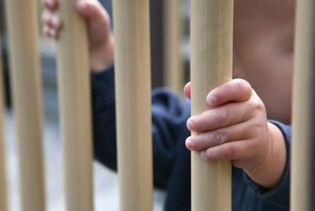 Пьяный отец убил пятимесячного сына на глазах у матери
