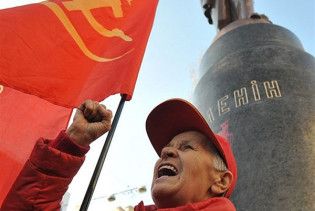 Коммунисты требуют вернуть праздник, который "заложил основы независимости Украины"