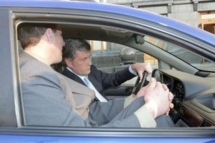 На автопарк президента за месяц потрачено более 10 миллионов