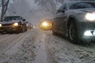 Гигантские заторы парализовали движение в Киеве