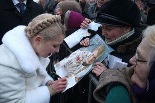 Тимошенко рекордно раздает землю перед вторым туром