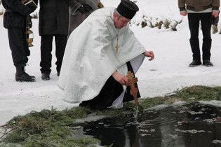 Биофизики раскрыли секрет крещенской воды
