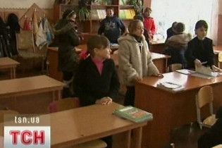 Янукович пообещал вернуть в школы "десятилетку"