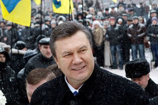 Янукович назвал Чехова "великим украинским поэтом"