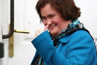 Сьюзан Бойл вытеснила Канье Веста с первой строчки хит-парада