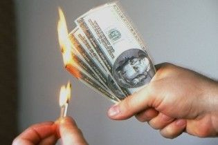 В Альпах спасли замерзающего туриста, когда он сжигал последние деньги