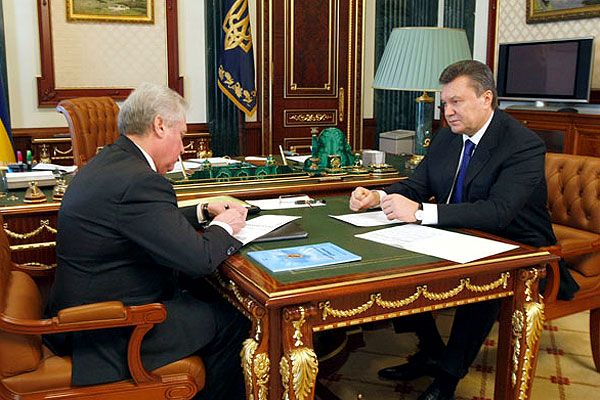 Віктор Янукович, Олександр Медведько