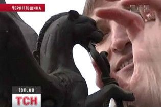 В Чернигове церковь протестует против установления скульптуры символа города