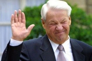 Экс-министр рассказал, как Ельцин "разыграл" путч, а сам пил водку в подвале