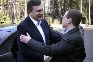 Медведев приедет в Харьков поговорить с Януковичем о ЧФ и газе