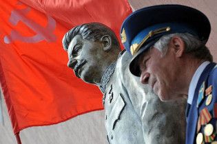 Запорожскому памятнику Сталину отрезали голову