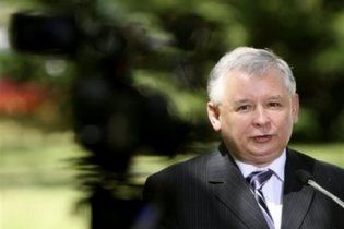 Качиньский призвал Туска и Коморовского оставить должности
