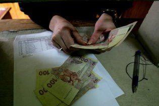 Зарплати українців збільшились на 40 гривень