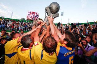 Українські бомжі вийшли в лідери на чемпіонаті світу з футболу