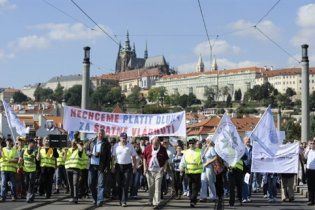 40 тисяч людей протестували в Празі проти скорочення окладів держслужбовцям