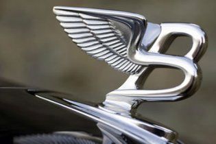 Bentley відкликає лімузини через емблему на капоті