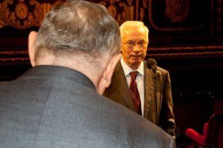 Азаров дискредитировал мэра Одессы