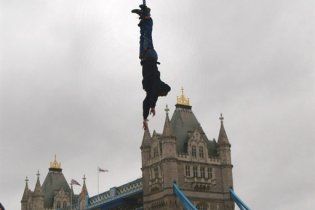 Британец установил новый рекорд Гиннеса по банджи-джампингу