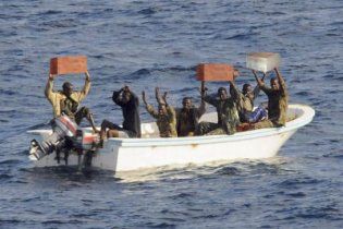 Число захваченных сомалийскими пиратами моряков превысило 500