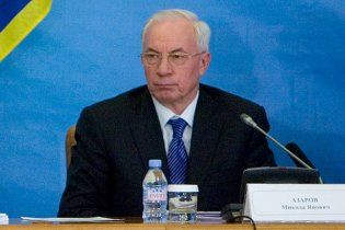 Азаров слідом за Майданом розкритикував Податковий кодекс