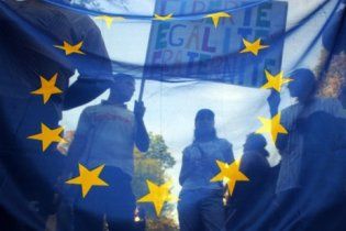 Еврокомиссия подает иск против Франции за депортацию цыган