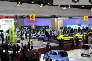 Найстаріший у світі Паризький автосалон представив 30 світових прем'єр