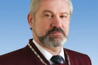 Один из судей КС признался, что голосовал против отмены политреформы