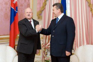 Янукович зустрівся з президентом Словаччини
