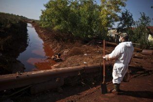 Україну знову лякають хімікатами з Угорщини