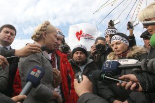 Тимошенко під ЦВК ледь врятувалася від гарбуза