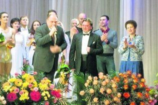 Жена Януковича посмотрела "Белоснежку и семь гномов"