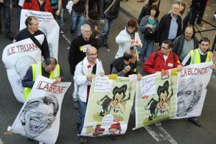 В результате протестов во Франции задержали 60 человек